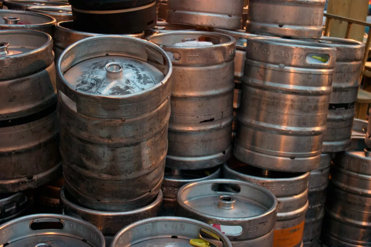 How Much Does A Full Keg Weigh